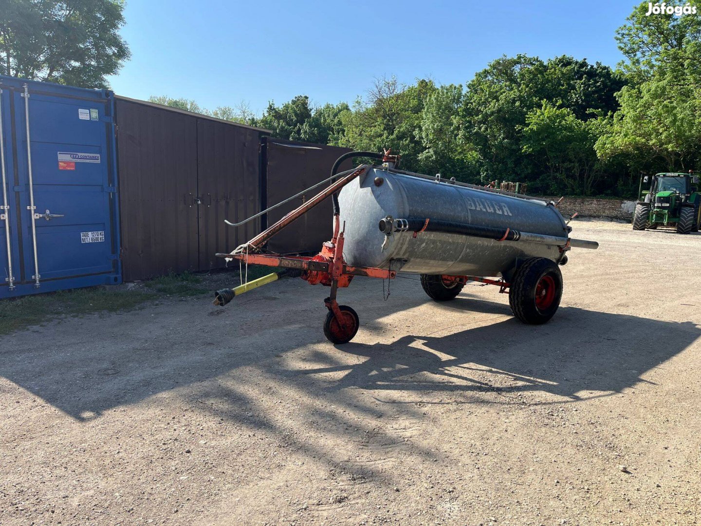 Bauer 3000l szippantó