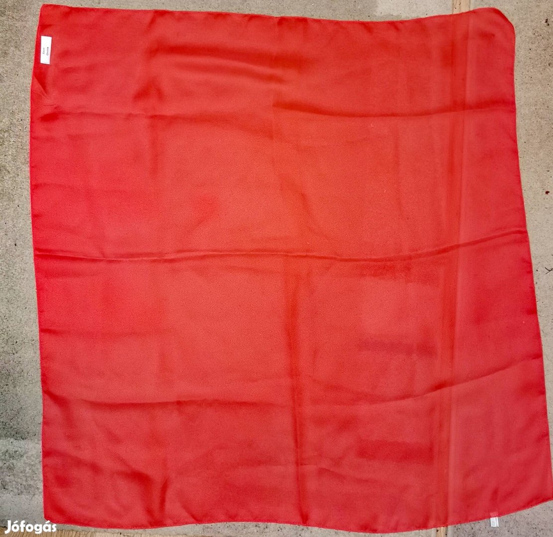 Bauer Crista piros új kendő különlegesség 68x68 cm