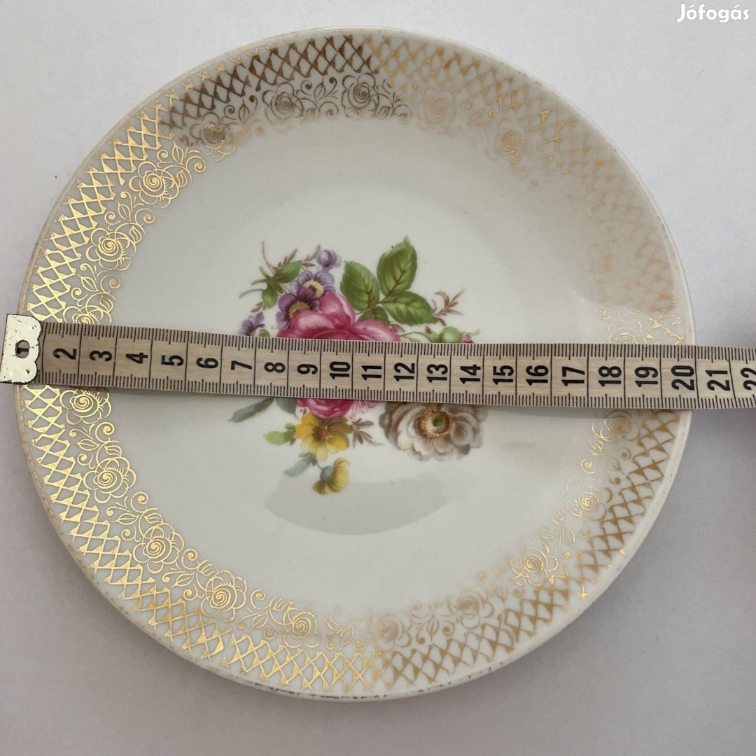 Bavaria kissé kopott aranyozású rózsás fehér porcelán tányér