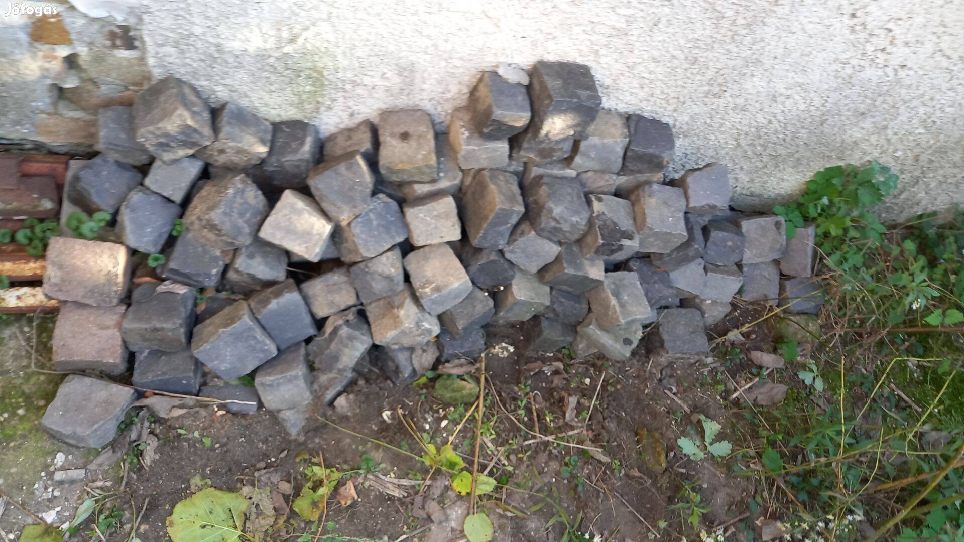 Bazalt kocka 10 X 10 X 10 cm építőanyag