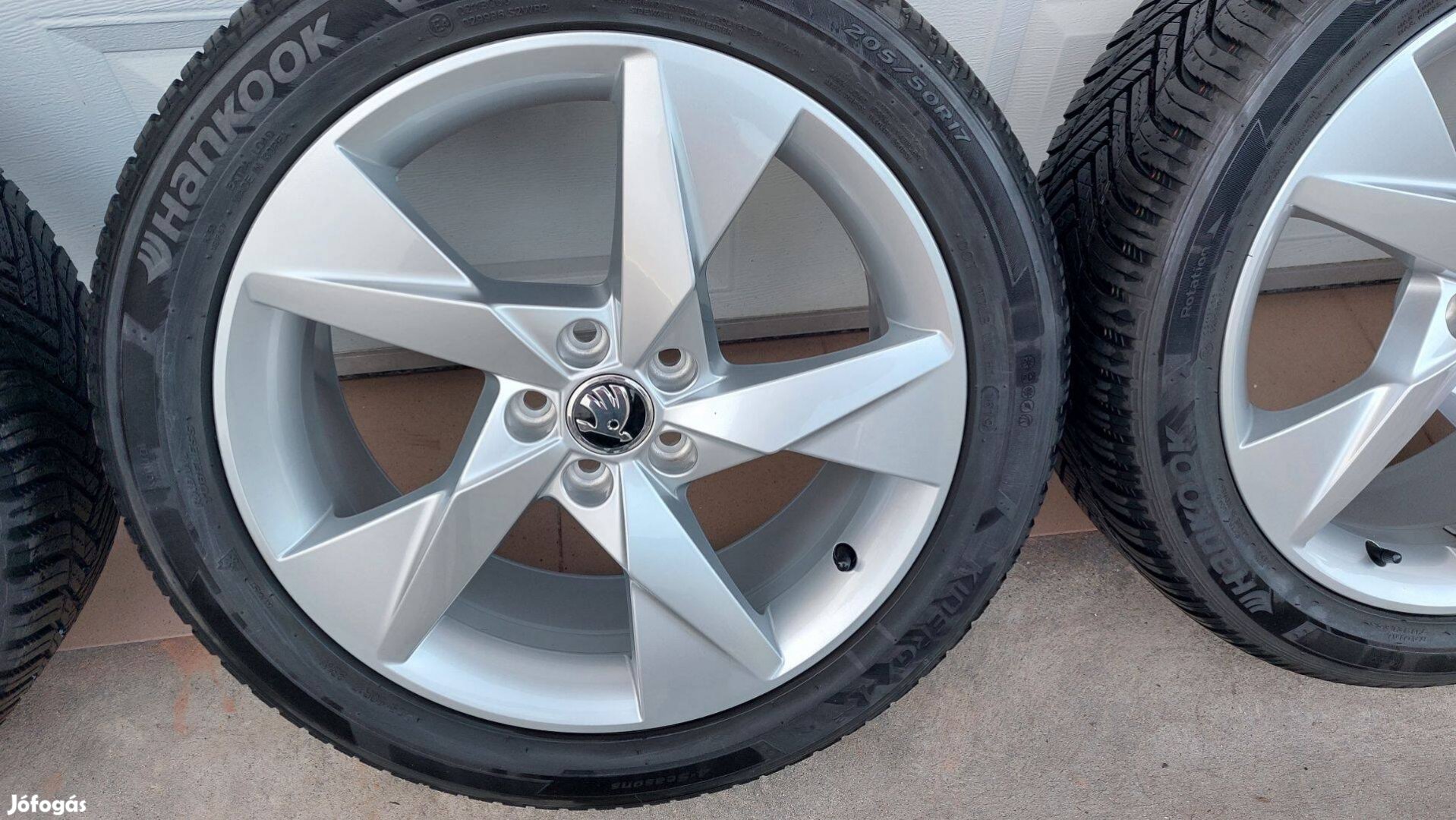 Bbbb Gyári Skoda Scala/volans/17alufelni 5x100 négyévszakos gumik