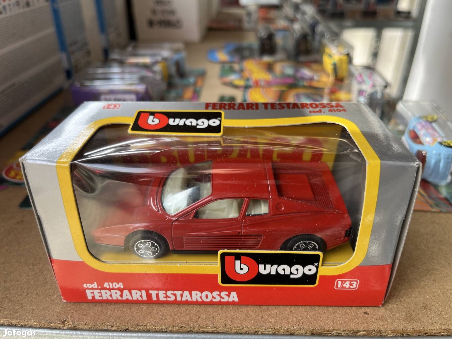 Bburago Ferrari Testarossa 1/43 Made in Italy