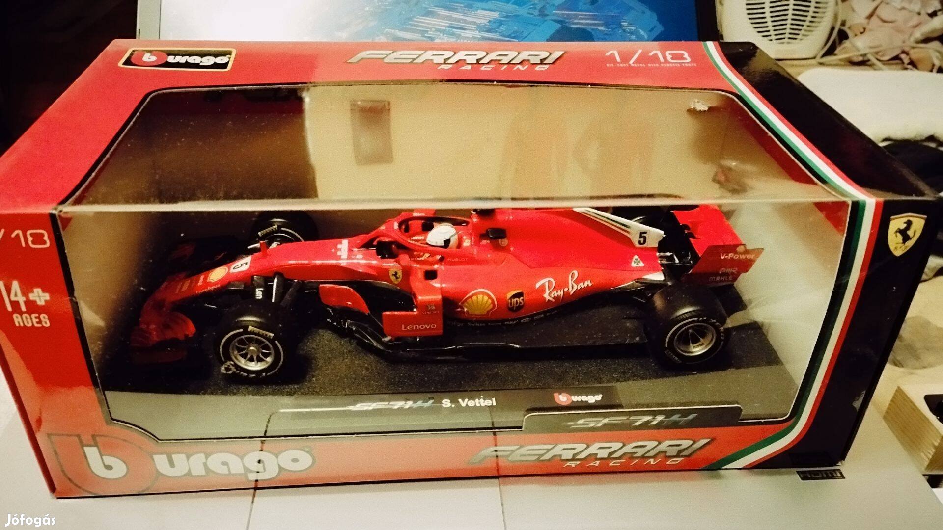 Bburago Ferrari Vettel SF71H 1/18