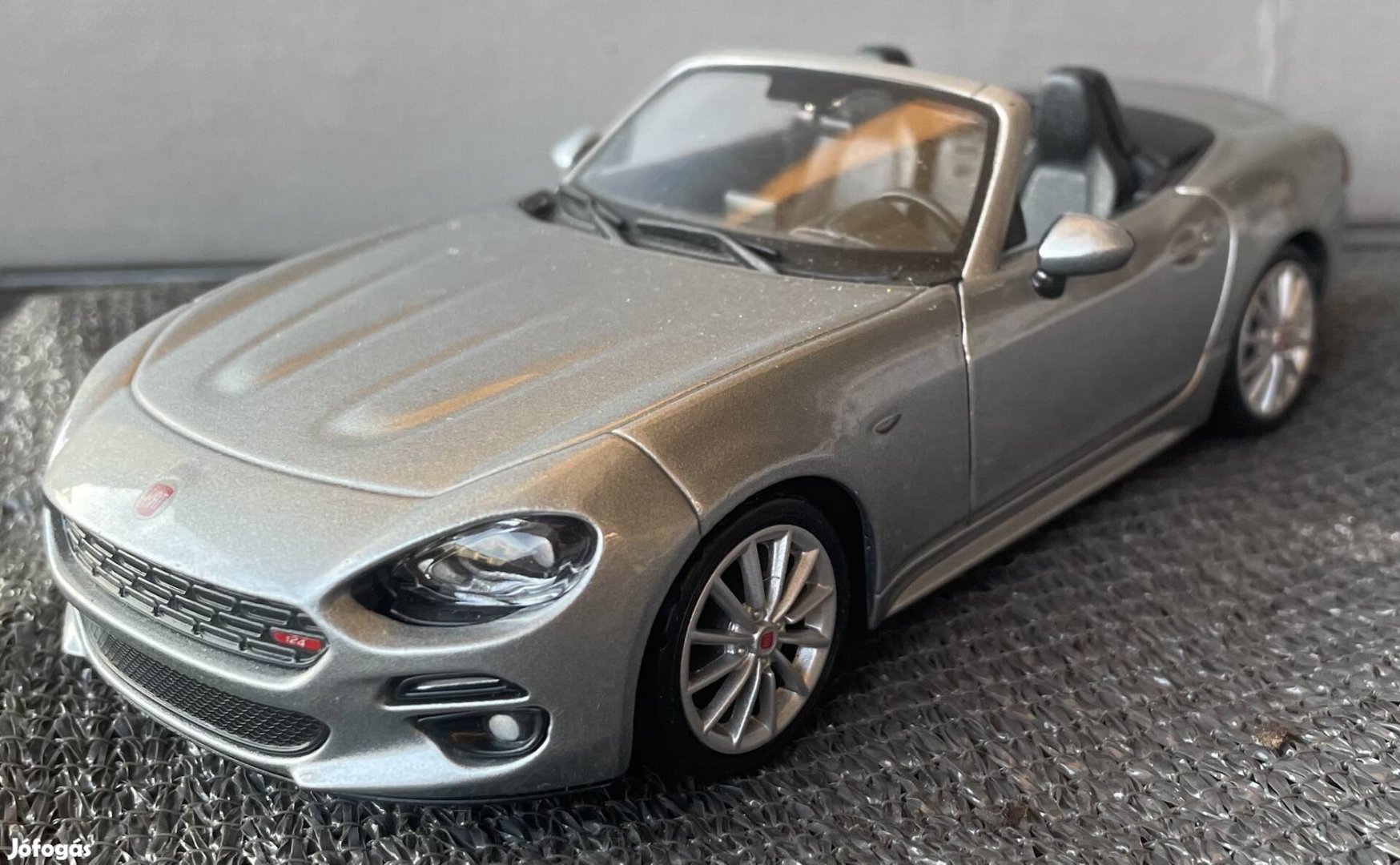 Bburago Fiat 124 Spider