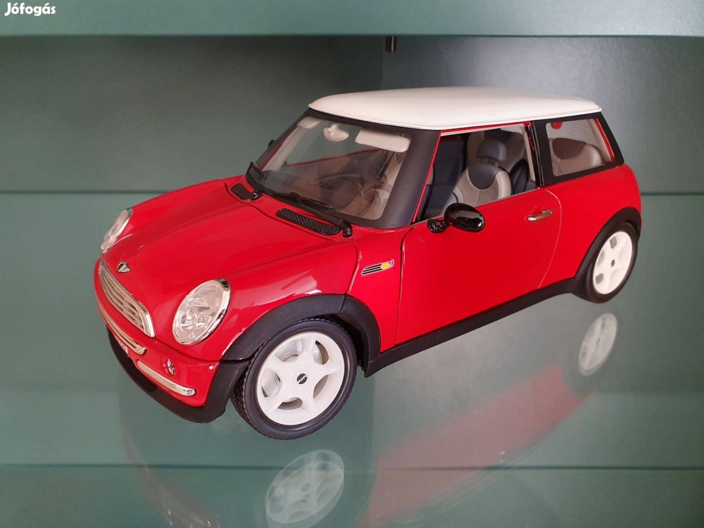 Bburago Mini Cooper 2001, 1:18 modellautó