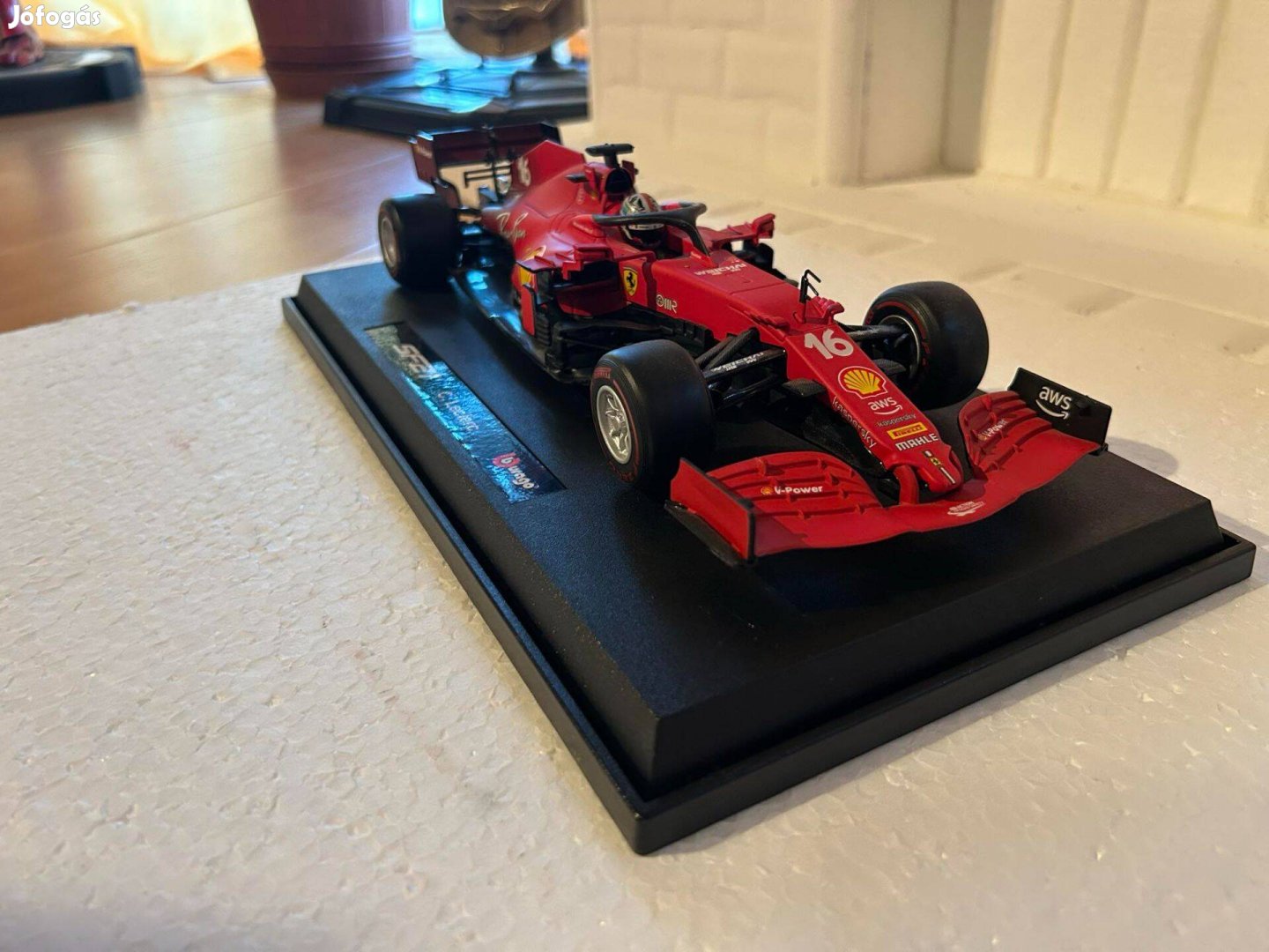 Bburago SF21 1:18 Charles Leclerc