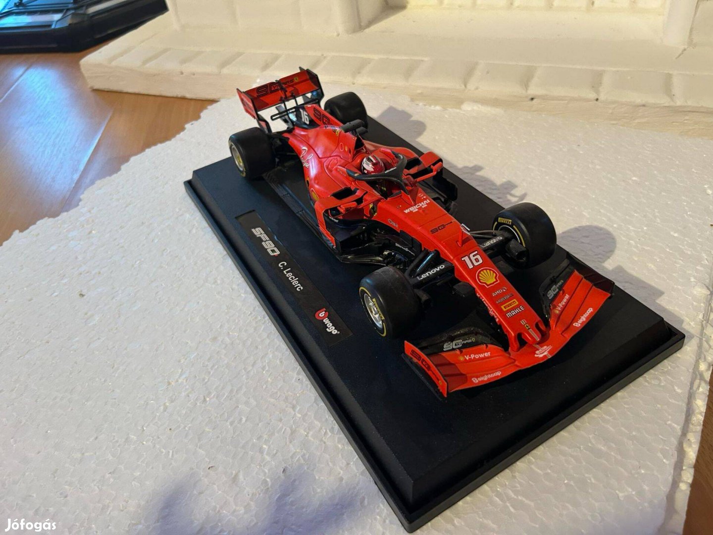 Bburago SF90 1:18 Charles Leclerc