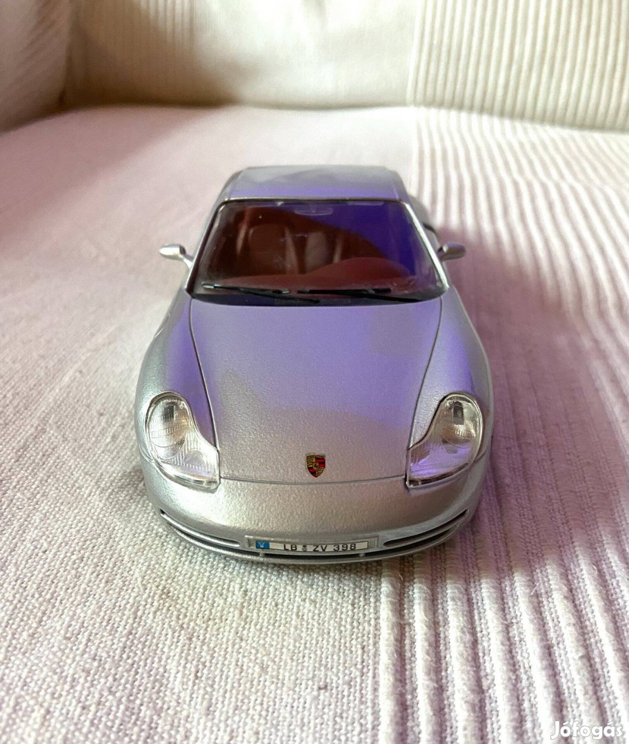 Bburago ezüst Porsche 911 Carrera 1:24 makett, játékautó