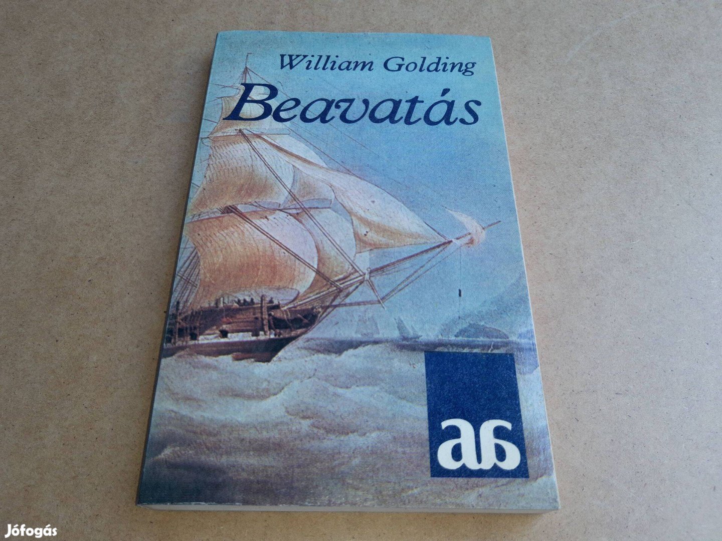 Beavatás (Tengeri-trilógia 1.) - William Golding