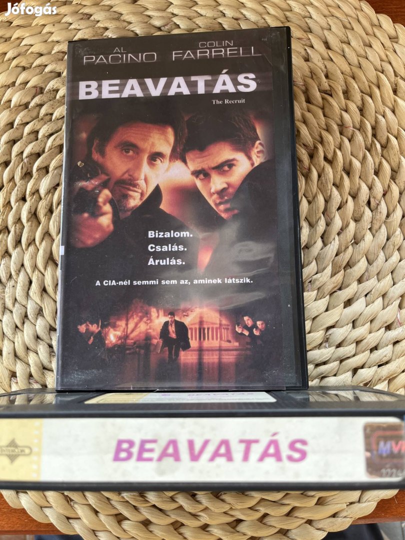 Beavatás vhs. 