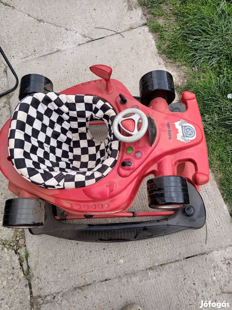 Bébikomp autós kivitelben