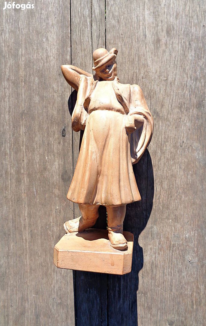 Bedő Imre kerámia szobor