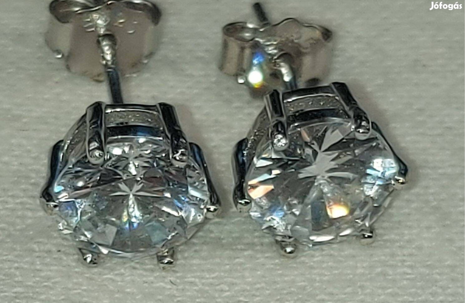 Bedugós Ezüst fülbevaló cirkon cirkónium 6,5mm kővel 1,90g