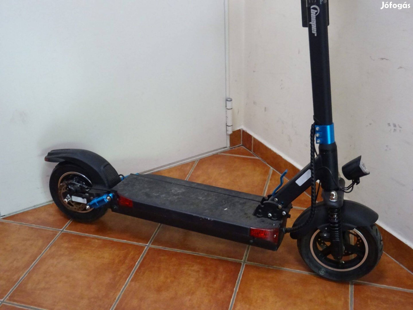 Beeper elektromos roller 450- Km futott 500W