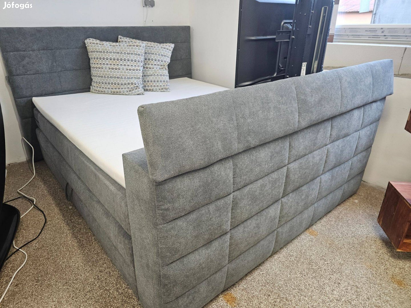 Beépített TV-s Xxxlutz Carry Home boxspringágy 180x200