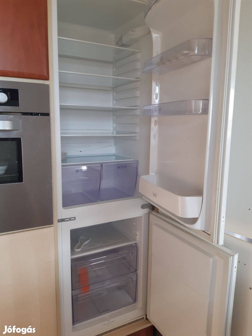 Beépíthető Zanussi kombinált Hűtő