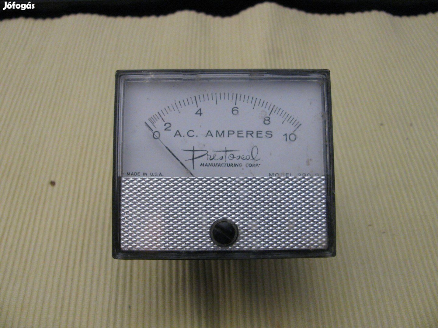 Beépíthető ampermérő műszer AC-DC 0-10 Amper made in USA