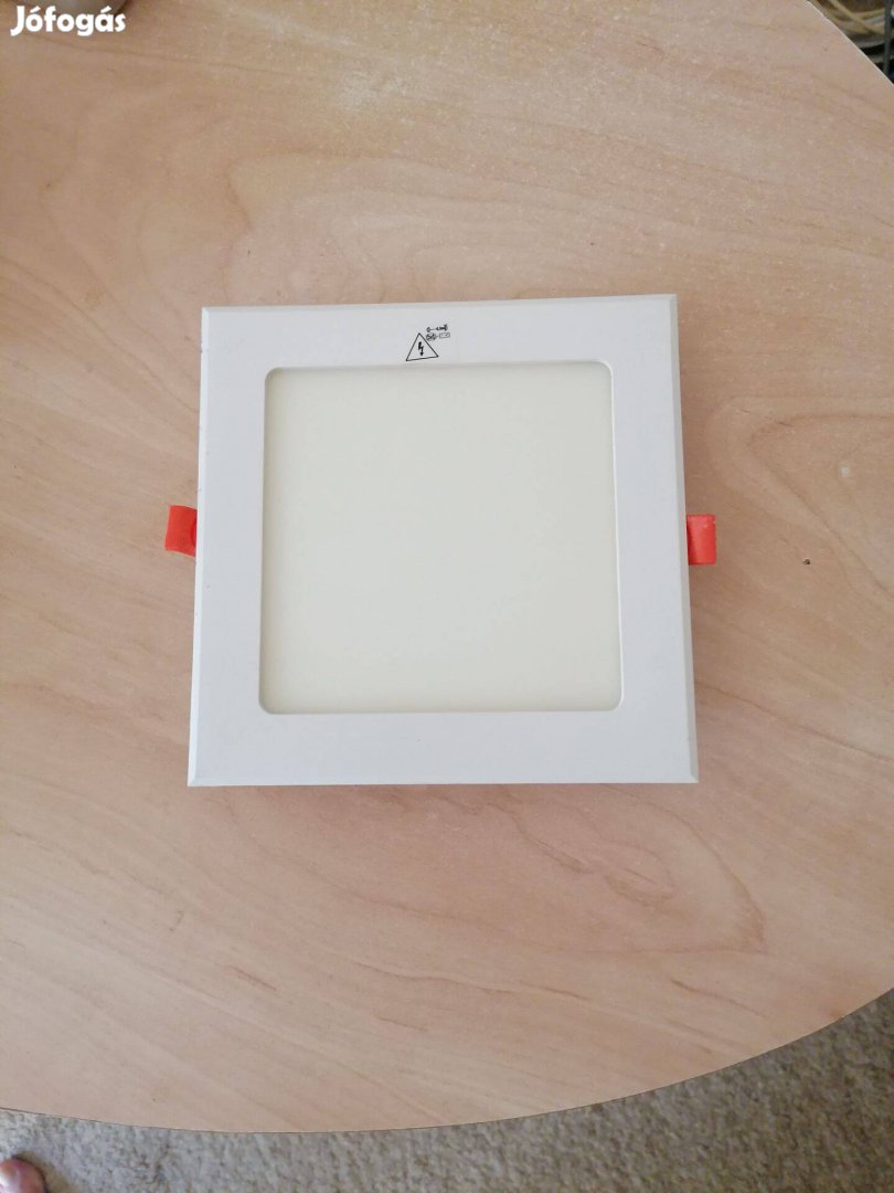 Beépithető négyszög led panel 12w alu