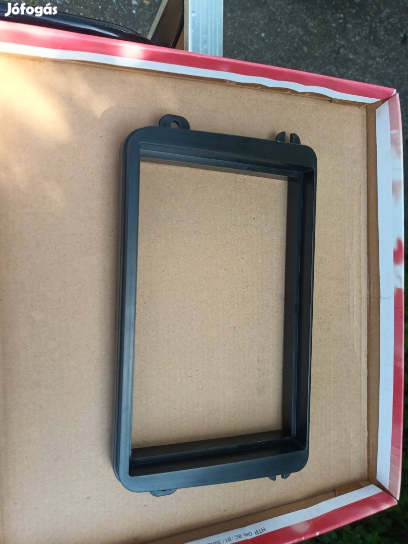 Beépítő keret Volkswagenhez 2 DIN szabvány fejegységhez