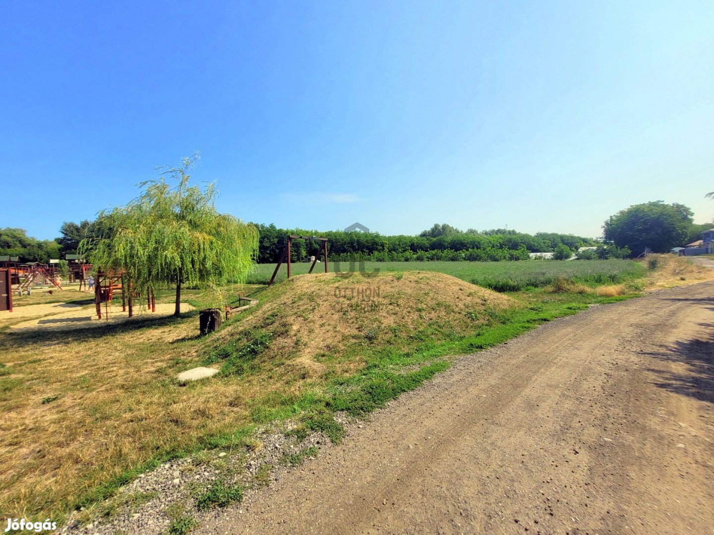 Befektetők, nagycsaládosok figyelem, kiváló telek Nagytarcsán!