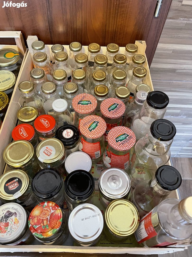 Befőttes, dzsemes, szörpös, savanyúságos üvegek kb 100 db