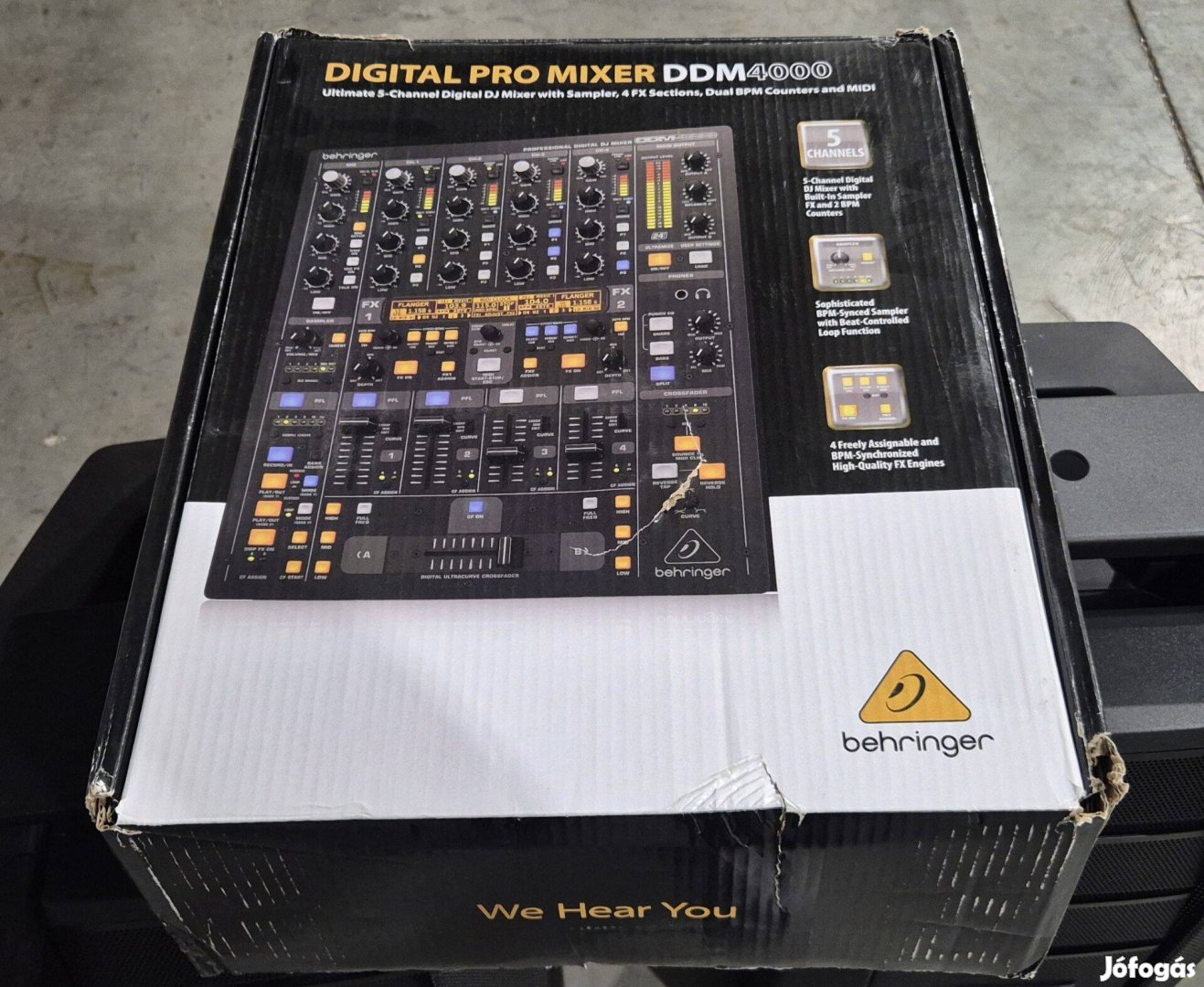 Behringer DDM4000 Digital Pro DJ mixer