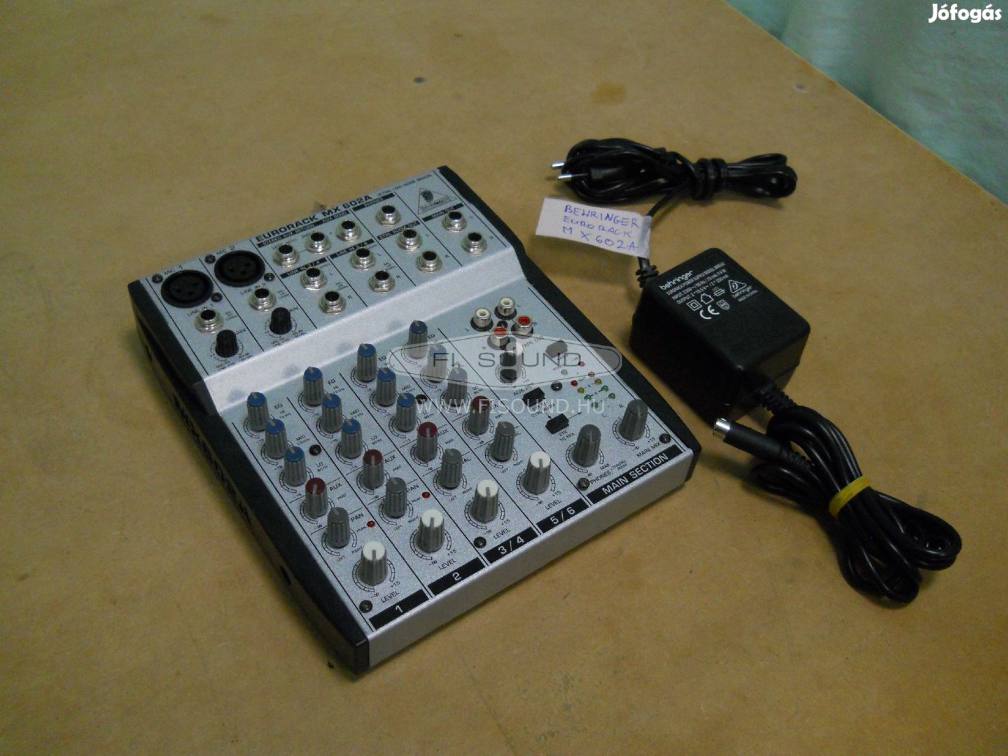 Behringer Eurorack MX 602A ,6 sávos 6 csatornás keverő