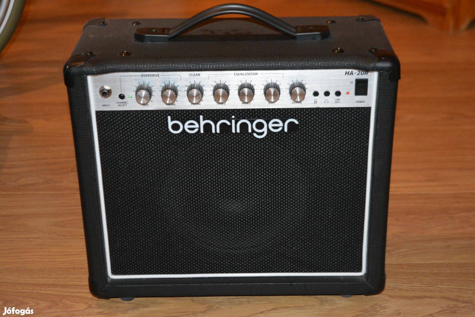 Behringer HA-20R basszus erősítő