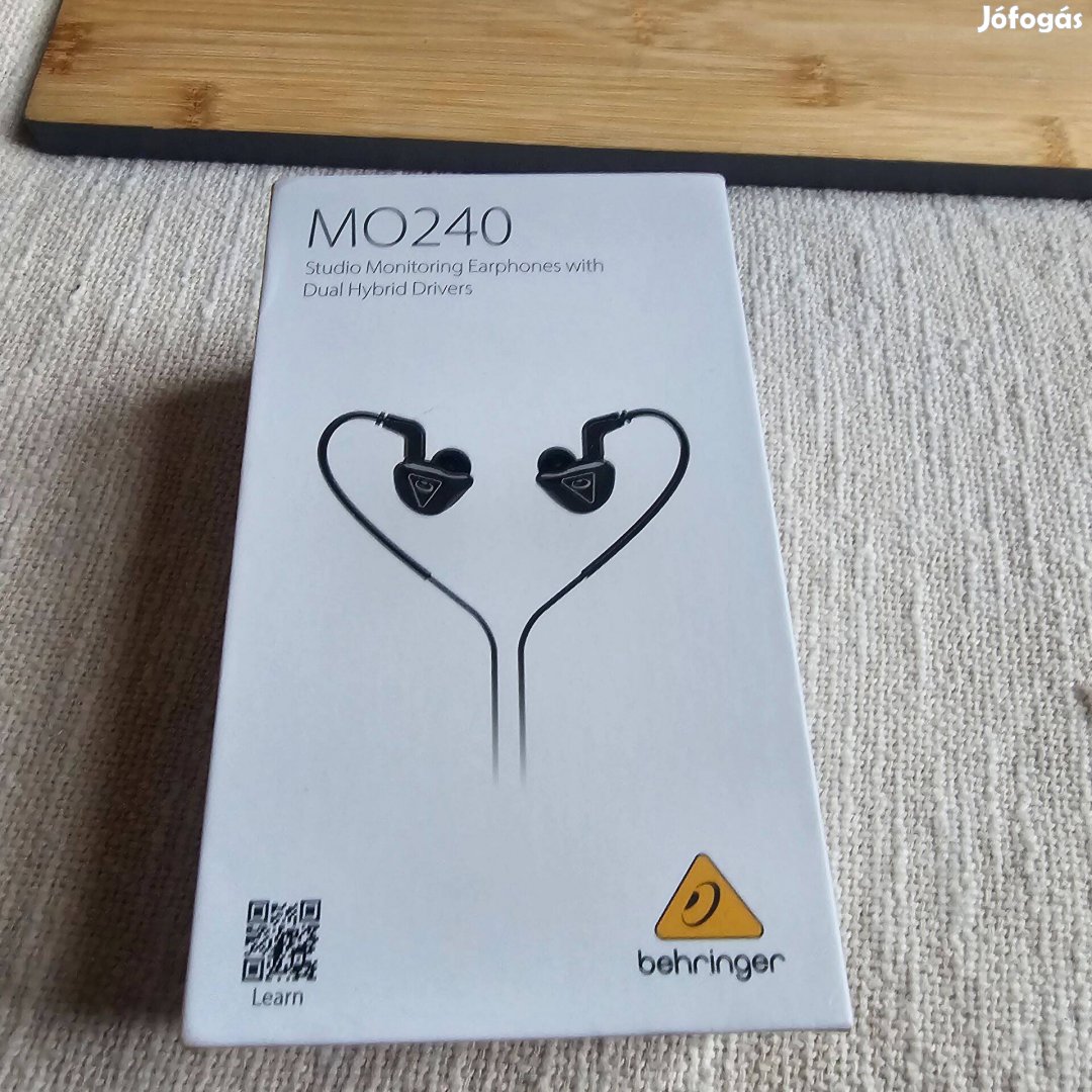 Behringer MO240 Black Fülhurkolt fejhallgató új dobozos