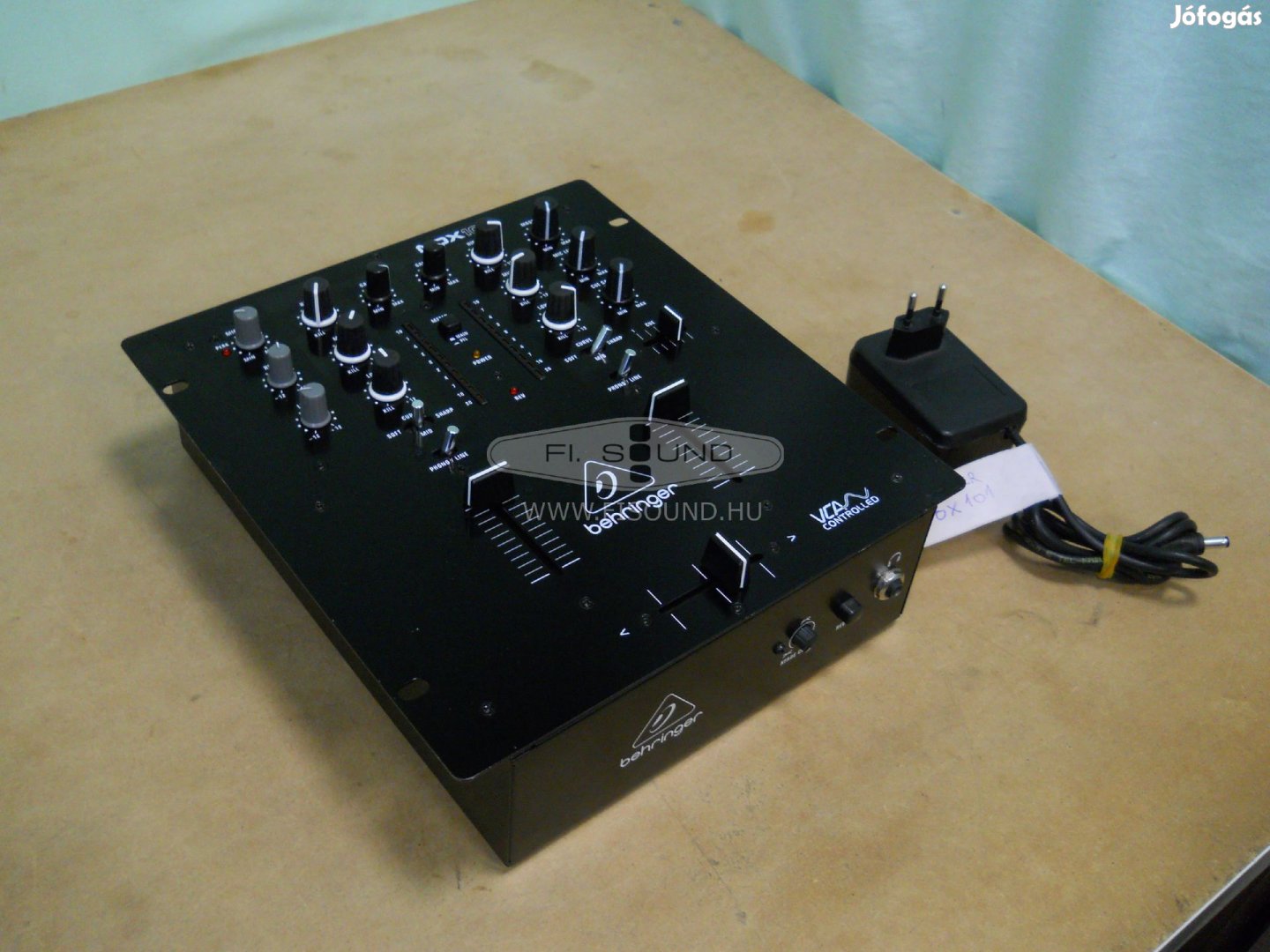 Behringer Mixer NOX101 ,2 sávos 5 csatornás keverő