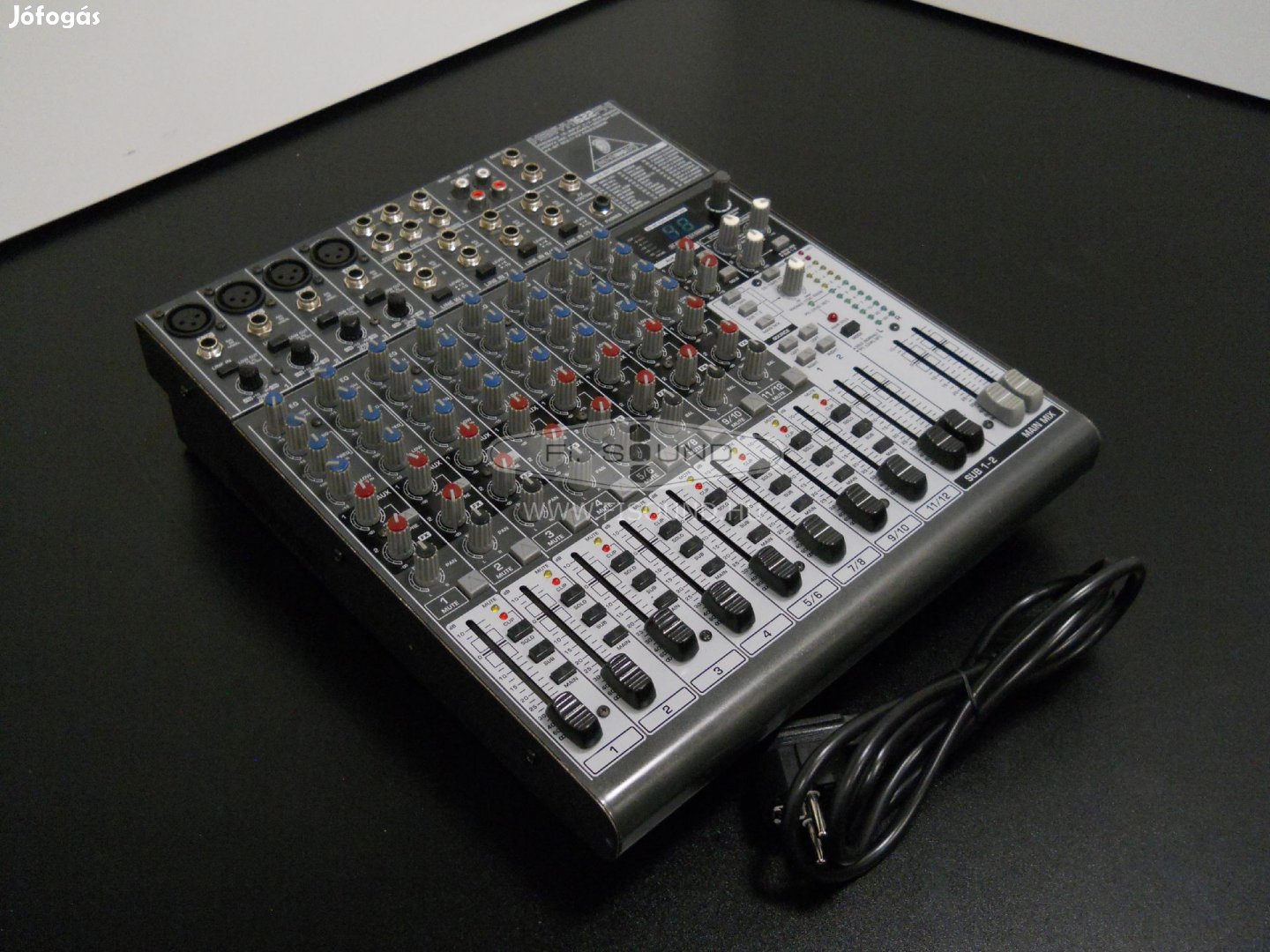 Behringer Xenix 1622FX ,8 sávos,12 csatornás keverő ,effektes