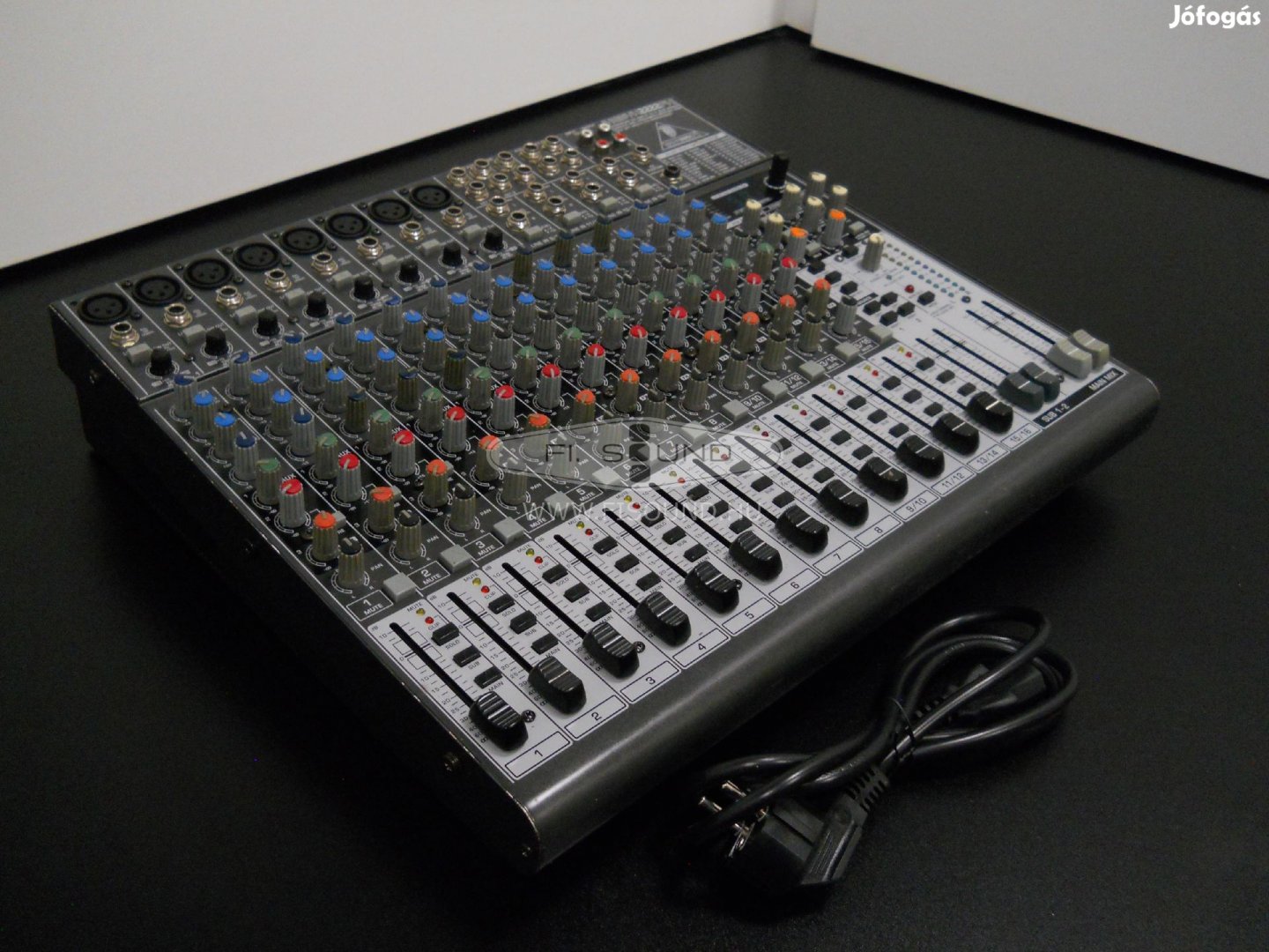 Behringer Xenix X2222 ,16 csatornás keverő ,effektes