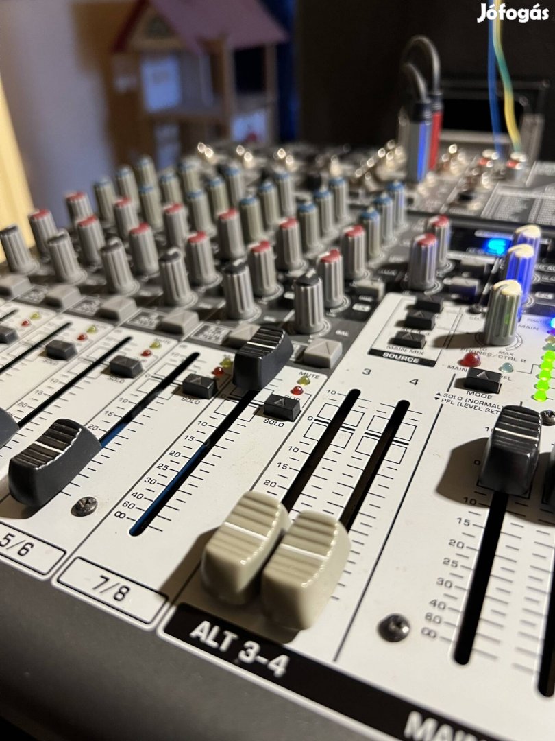 Behringer Xenyx 1204FX keverő eladó szép állapotban 