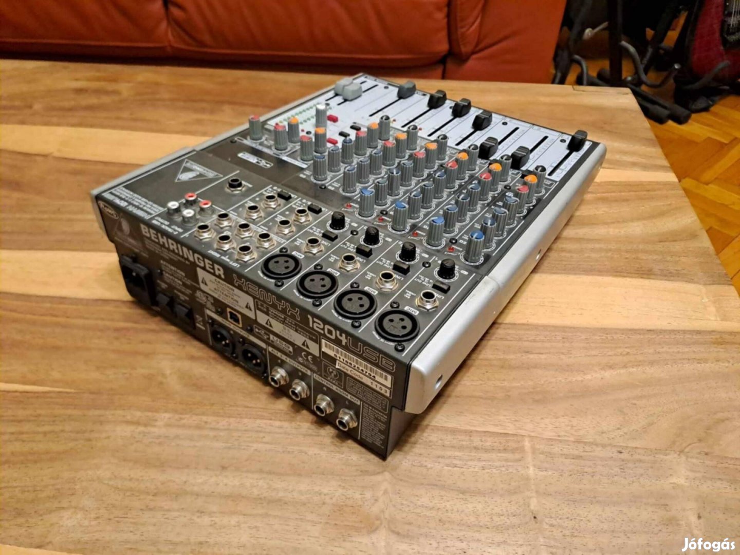 Behringer Xenyx X1204USB Keverőpult