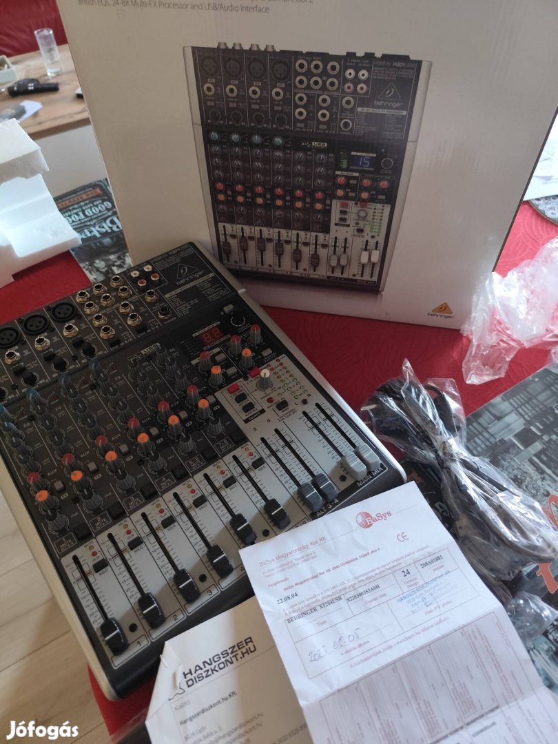 Behringer Xenyx X1204Usb keverő