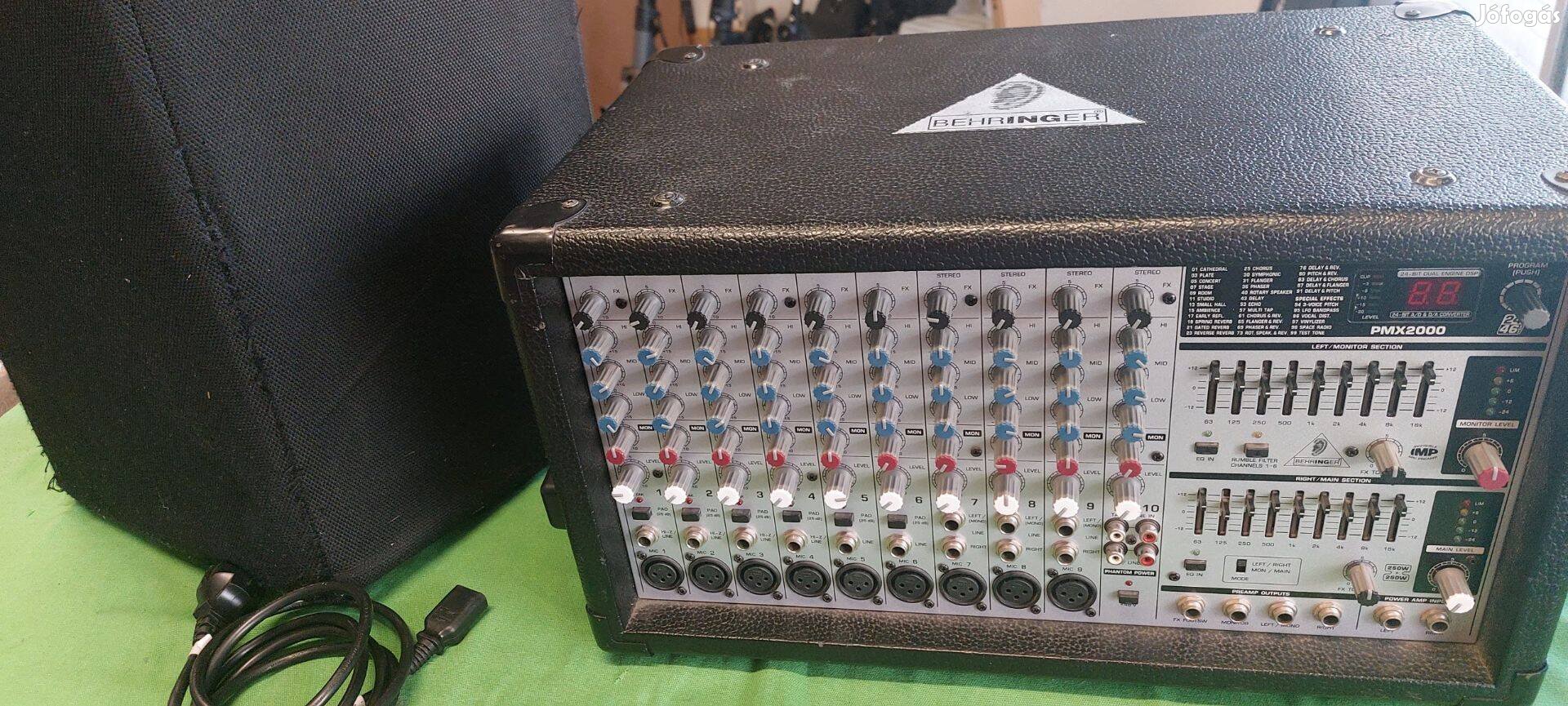 Behringer - Europower PMP2000 motoros audiokeverő multi FX processzorr