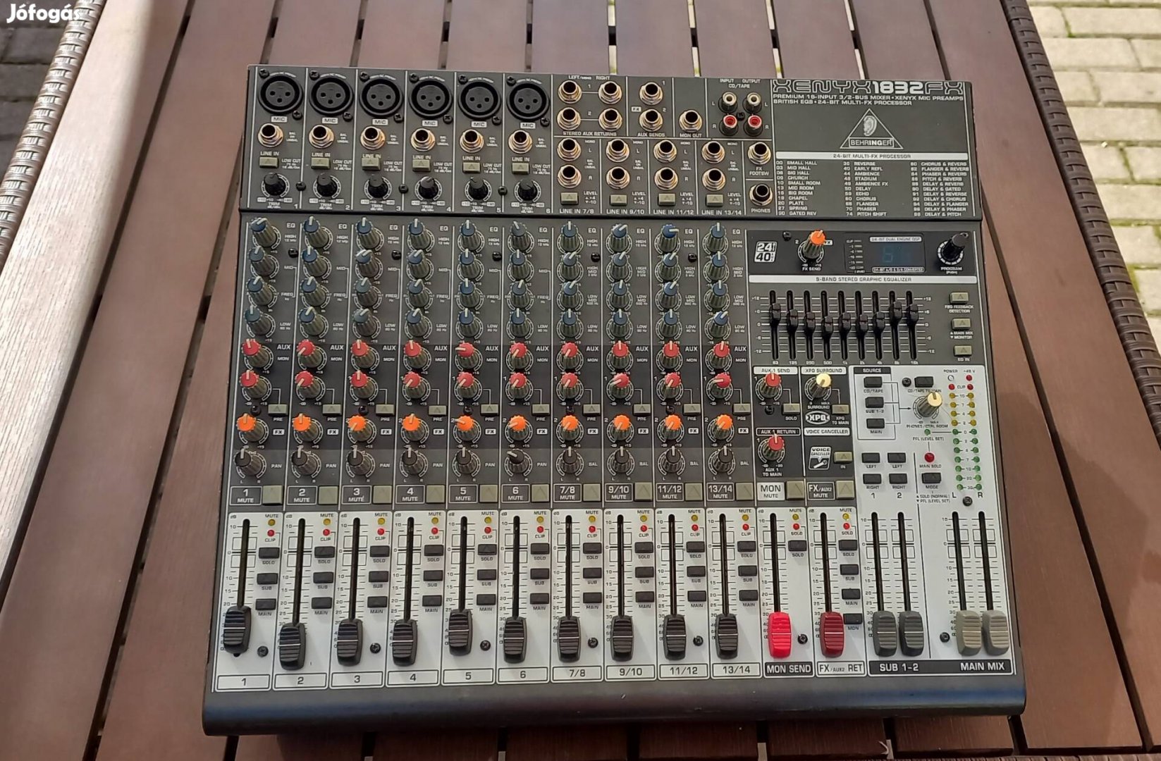 Behringer xenix 1832 keverő eladó.