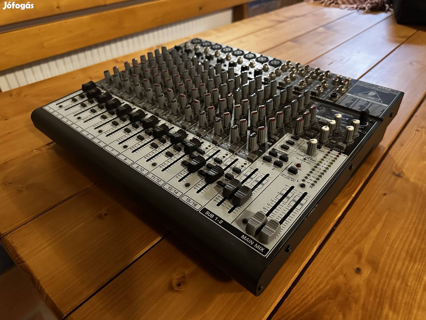 Behringer xenyx 2222 FX keverő