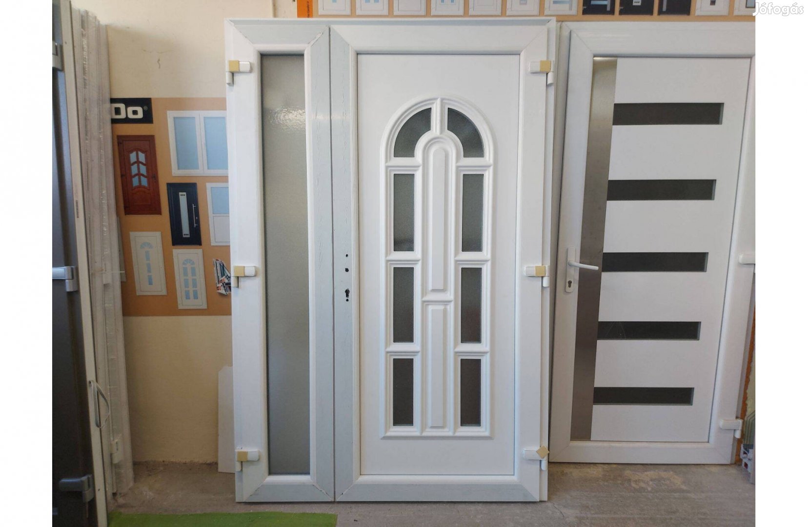Bejárati ajtó kétszárnyú 138x208 cm Ingyen Szállítva