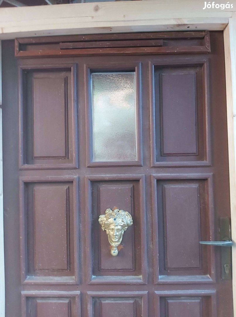 Bejárati fenyő ajtó