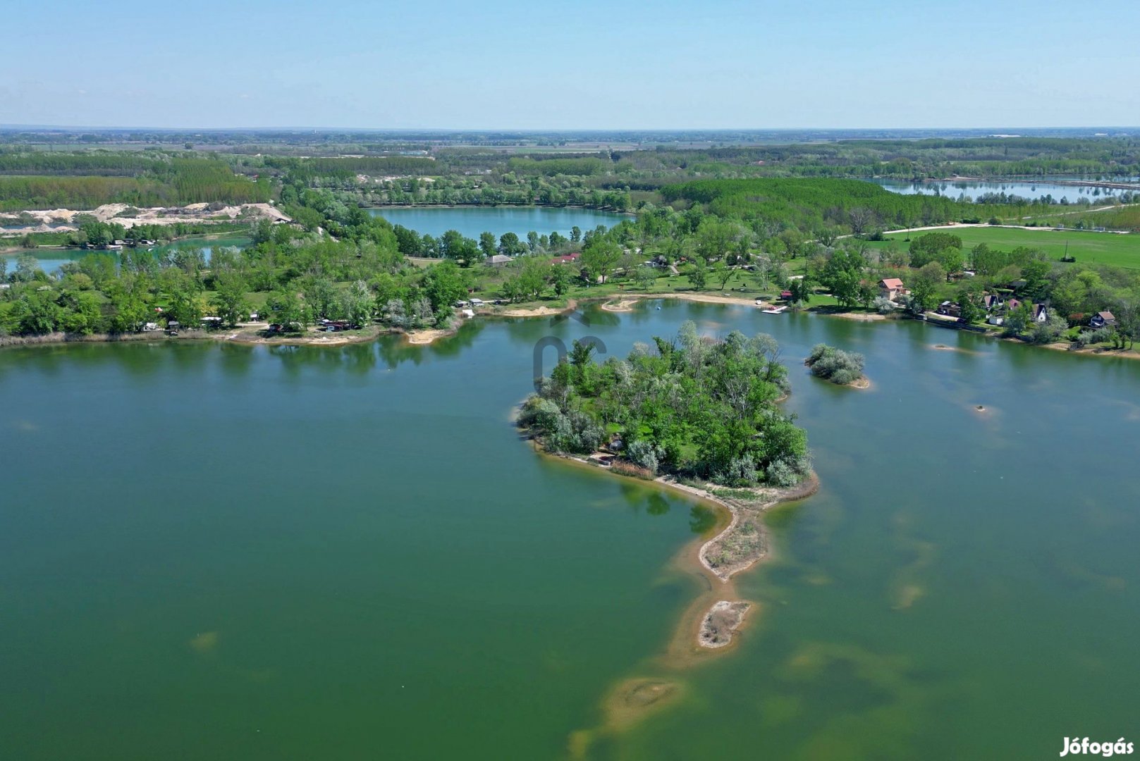 Bejáratott vízparti kemping és strand festői környezetben!