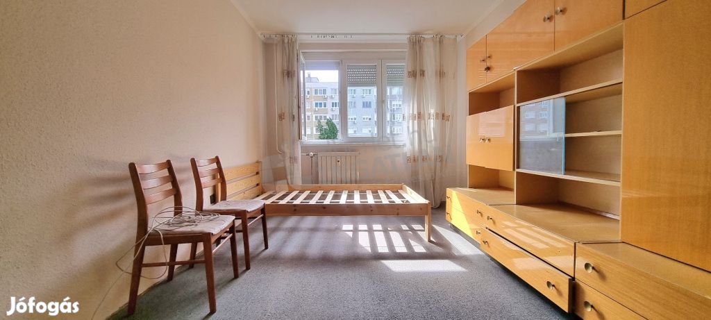 Békási 2 szobás panel lakás