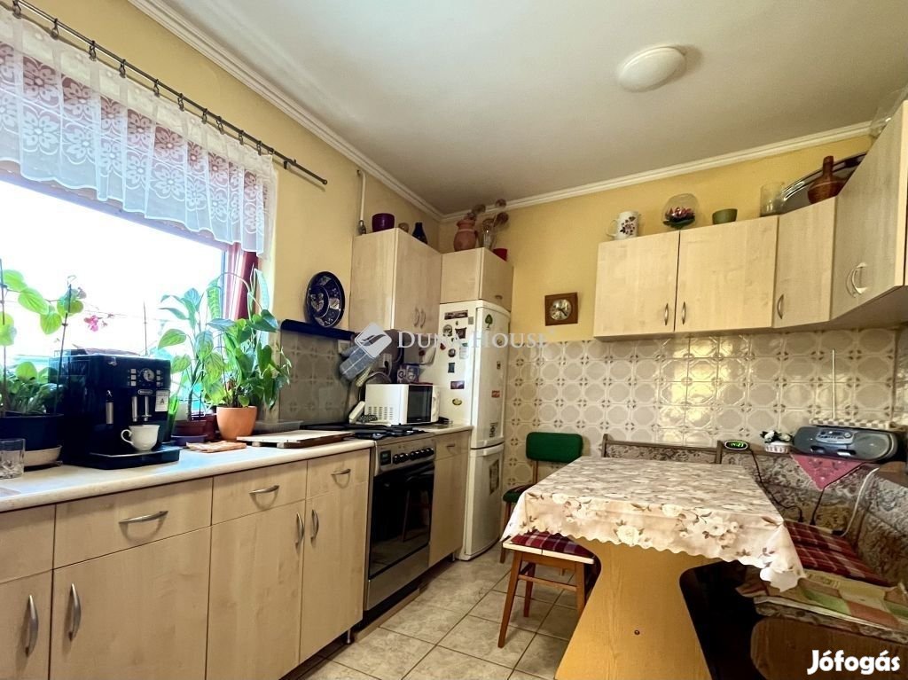 Békéscsabai 70 nm-es ház eladó