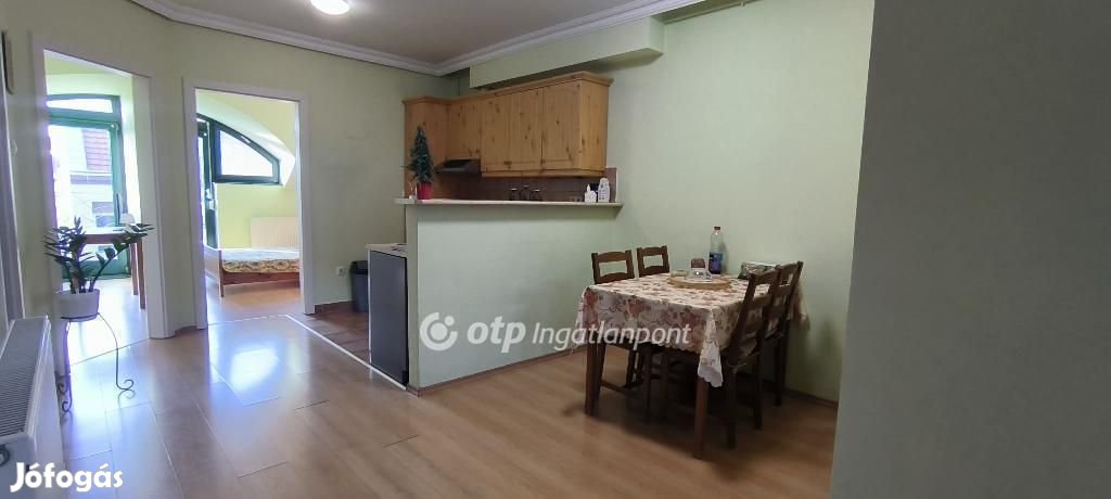Békéscsabai eladó 57 nm-es lakás