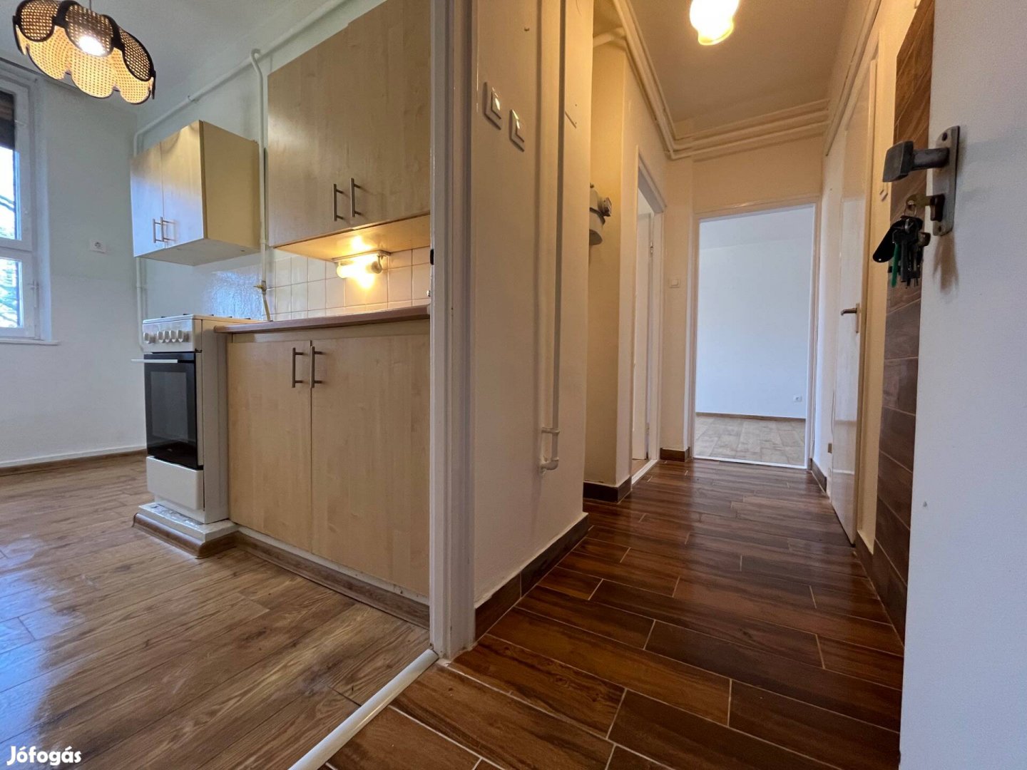 Békéscsabán a Kazinczyn, nagyon jó helyen lévő lakás eladó!