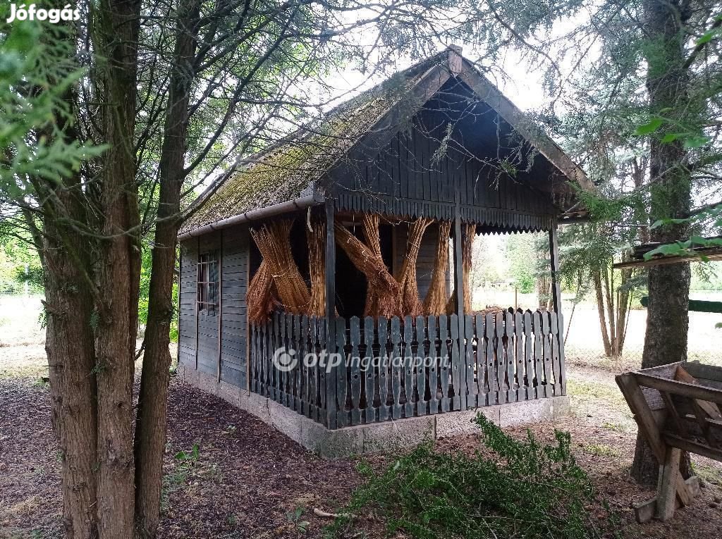 Békési 804 nm-es telek eladó