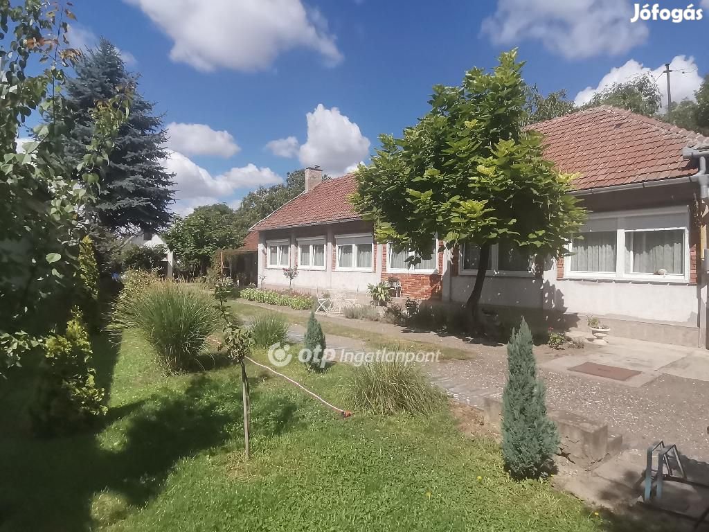Békési eladó 165 nm-es ház