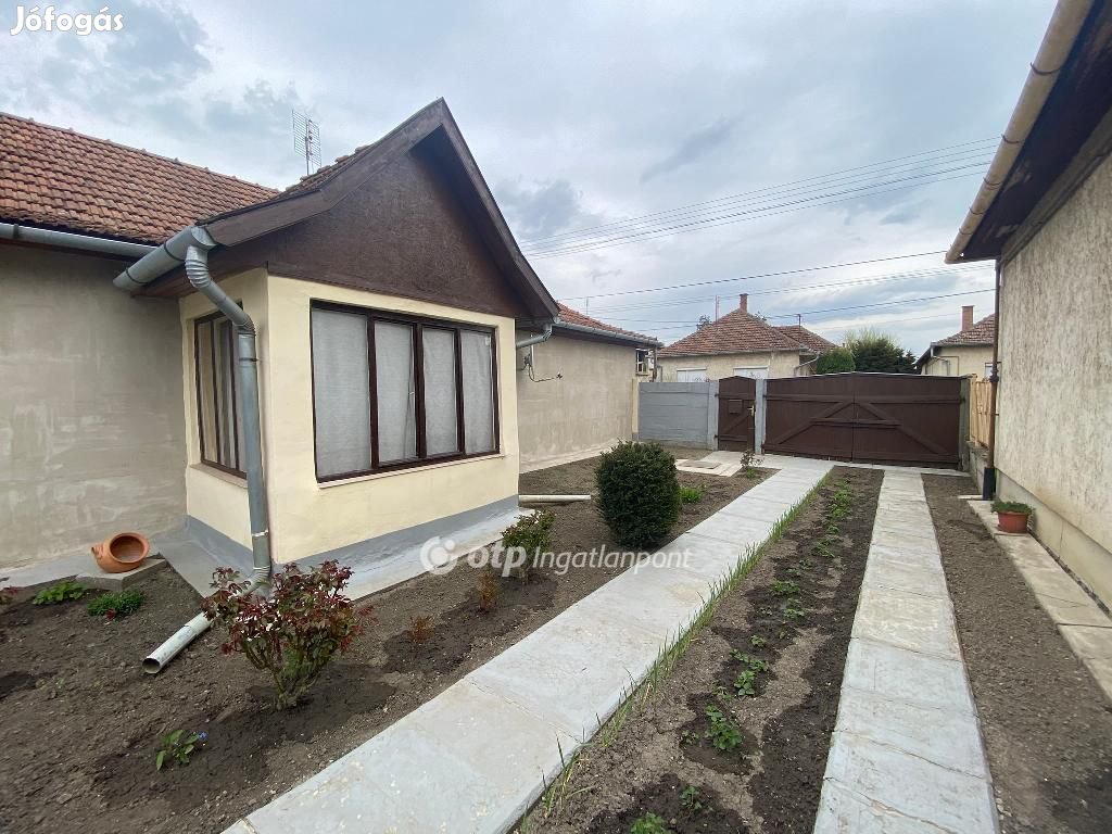 Békési eladó 82 nm-es ház