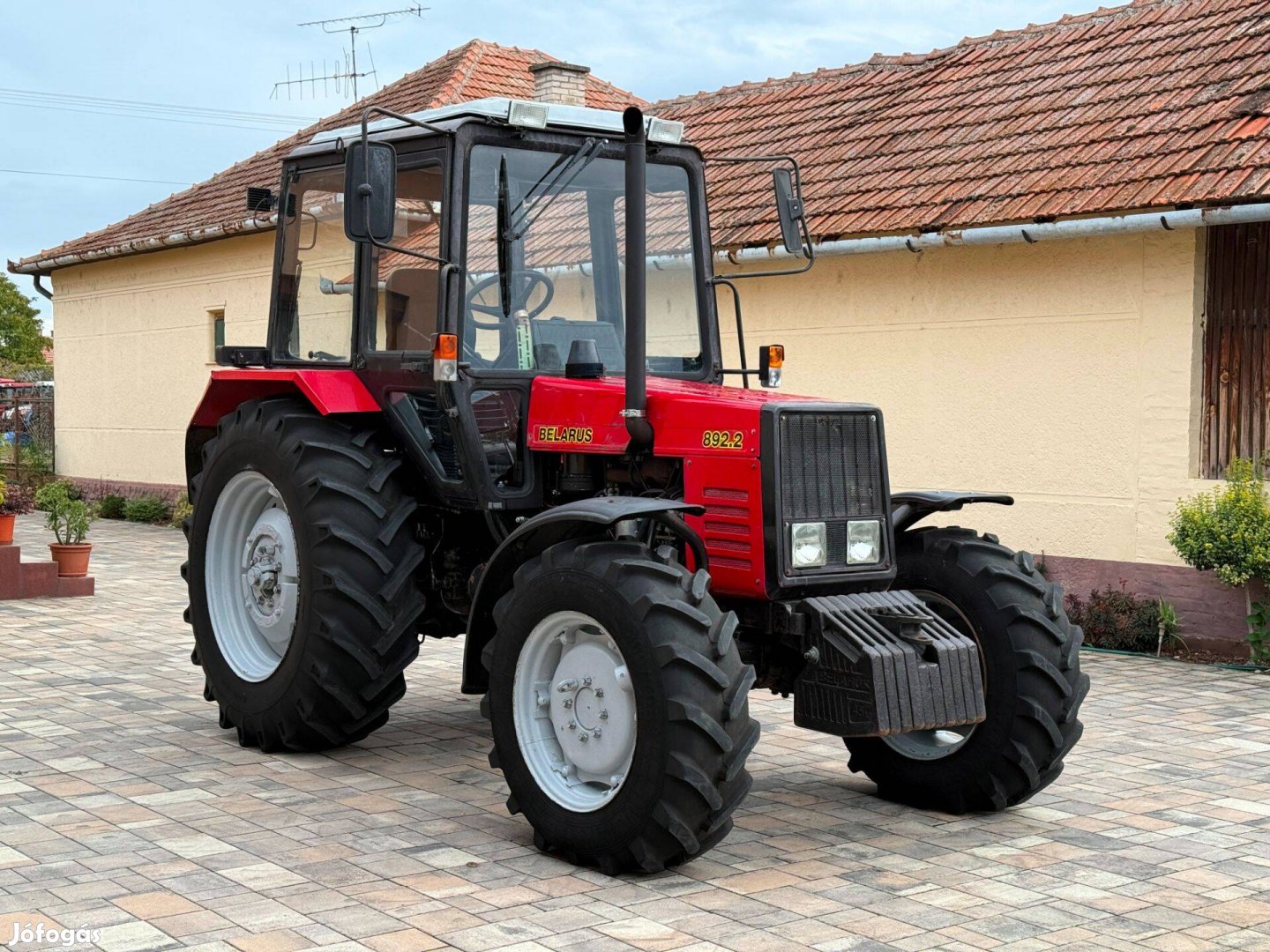 Belarus MTZ 892.2 traktor