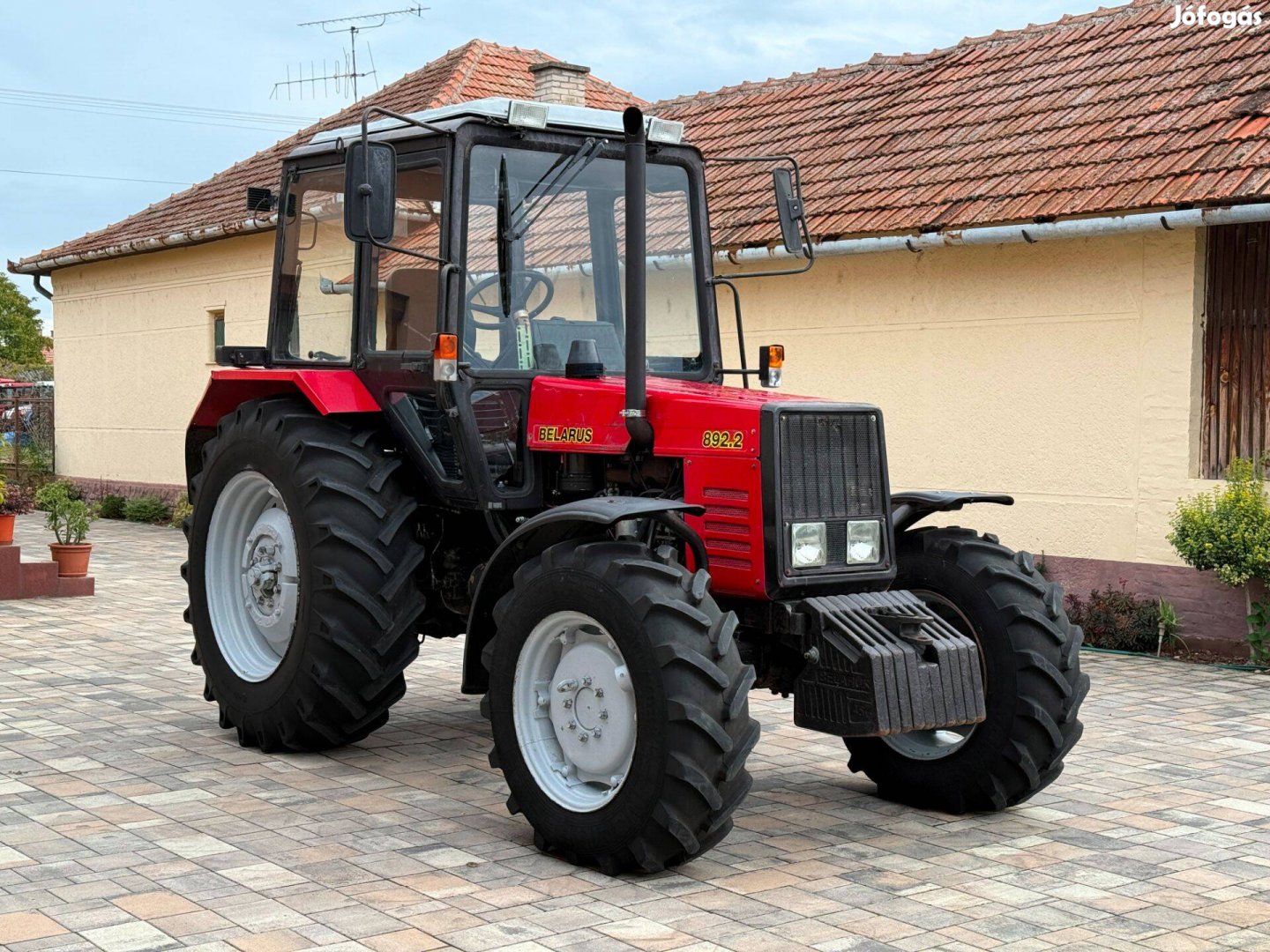 Belarus MTZ 892.2 traktor